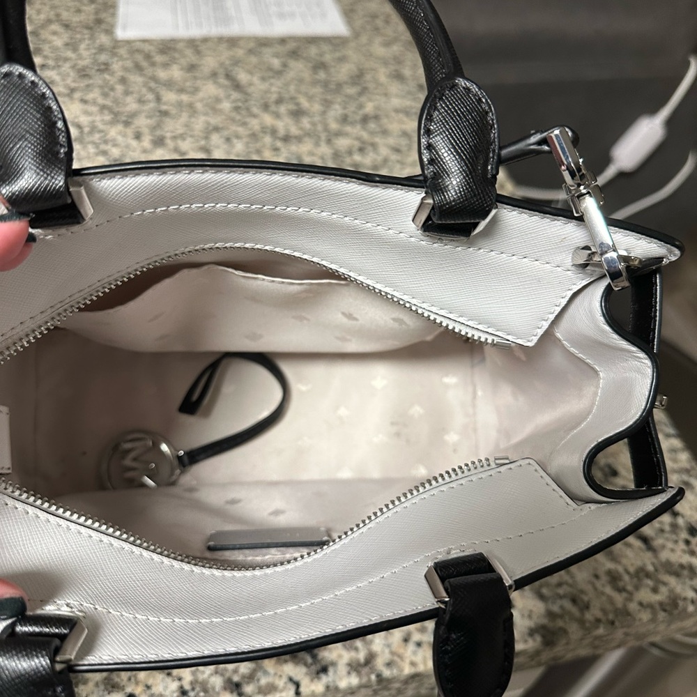 Kate Spade purse - Picture 3 of 3
